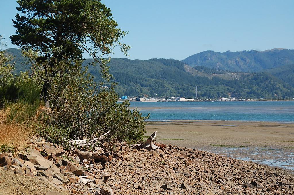 Sheltered Nook On Tillamook Bay Bay City Exterior photo